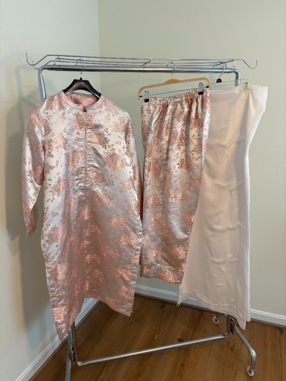 China shanghai silk kameez/trousers Pakistani outfit in powder pink color (3pc)